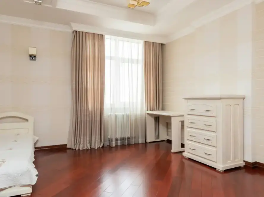 Flooring installation and refinishing – durable hardwood, laminate, vinyl, and tile floors